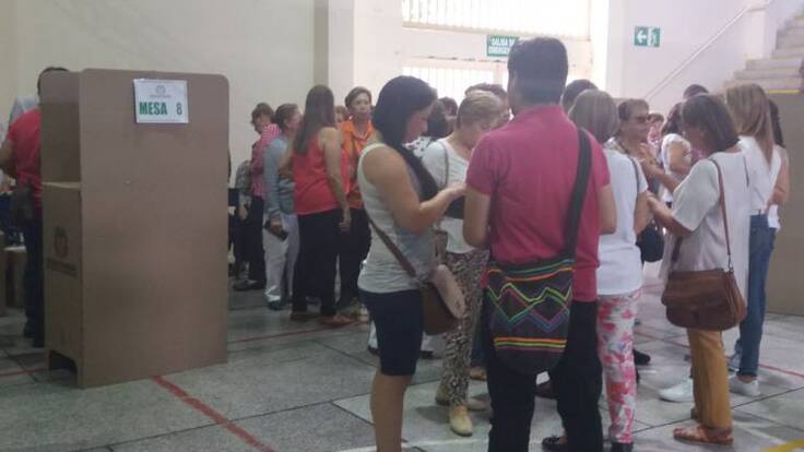 Se agotaron los tarjetones de la consulta de derecha