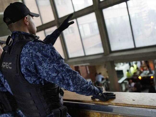 El representante de la Unión de Trabajadores Penitenciarios, Horacio Bustamante, dijo que el lunes será la hora cero para protestar por sus empleos. Foto: Colprensa