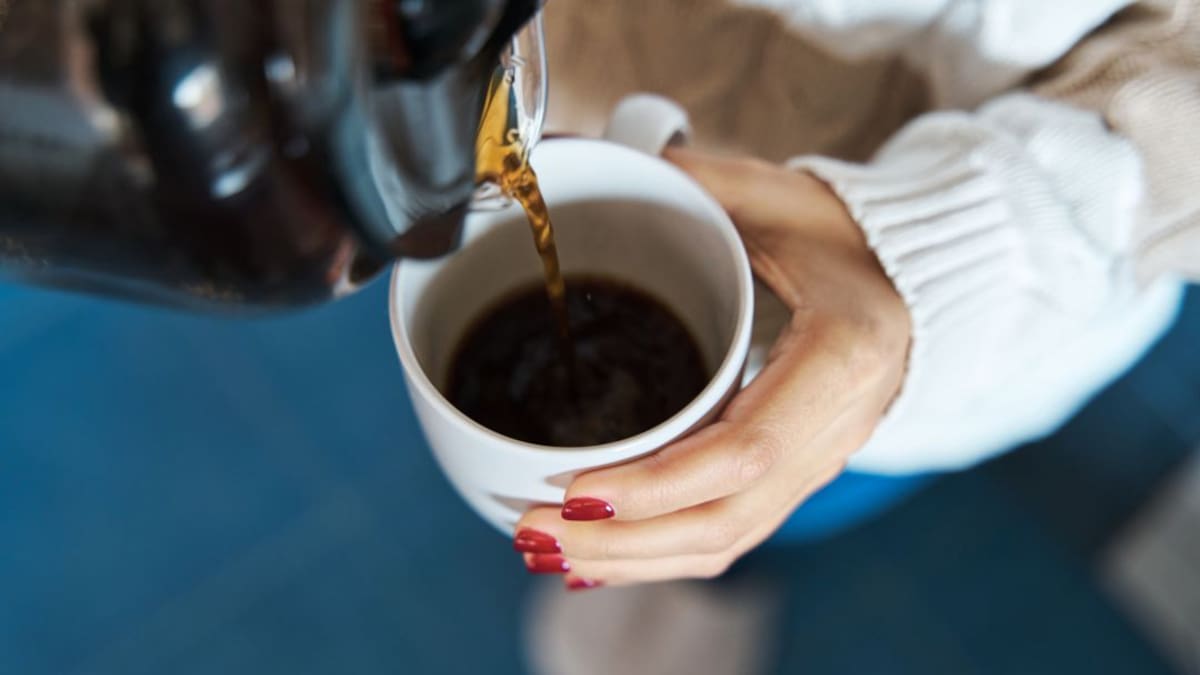 Cuidado al consumir café: este hábito puede ser poco saludable