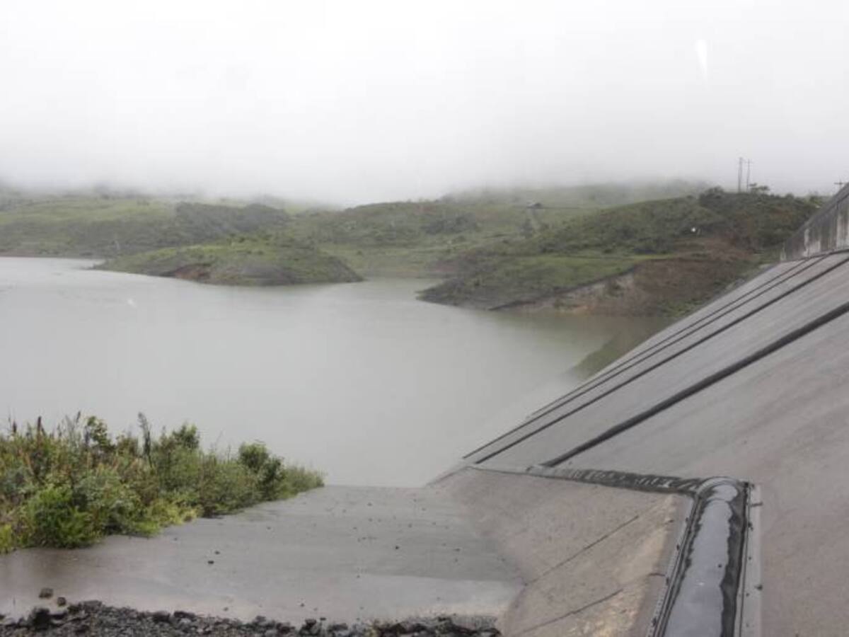 Pese a lluvias, sigue racionamiento de agua en el Valle