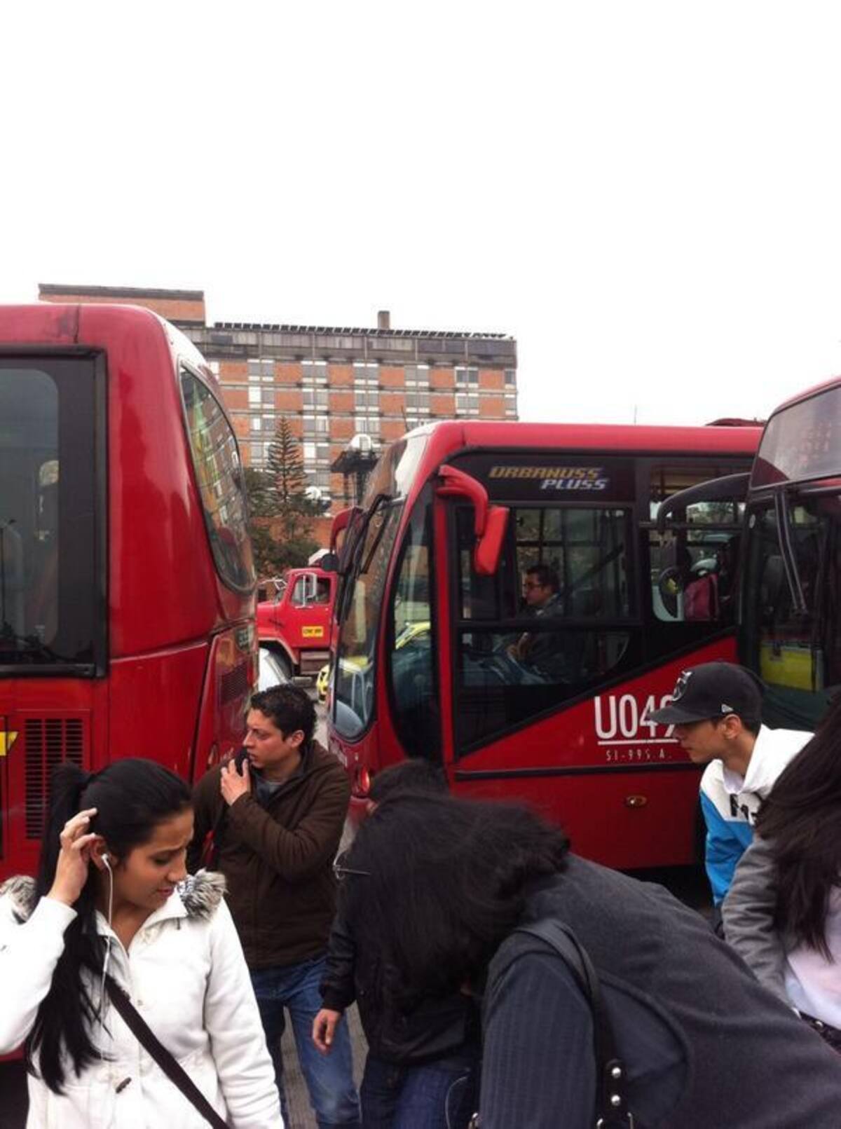 Un herido de gravedad es el saldo que deja hasta el momento protestas en el sistema de Transmilenio.