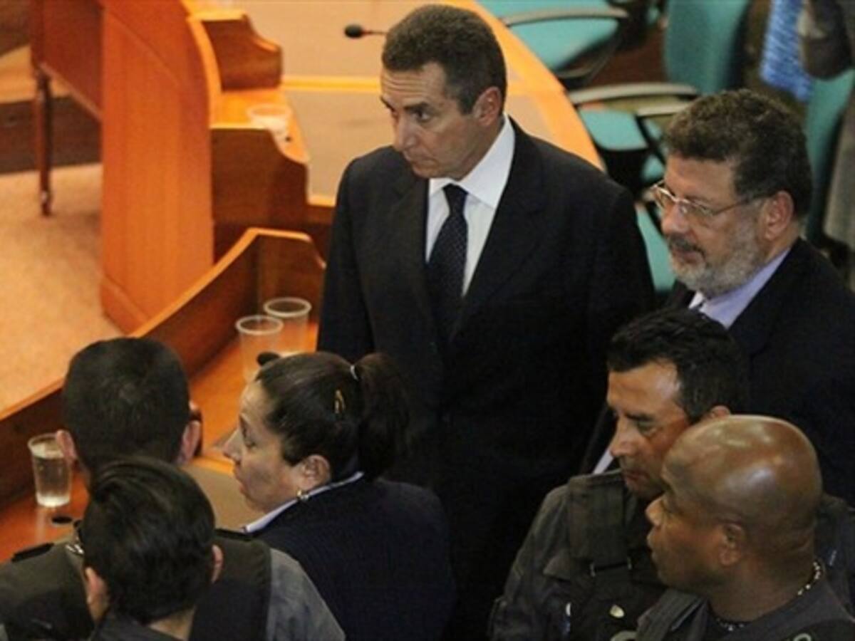 Bernardo Moreno niega haber salido del país