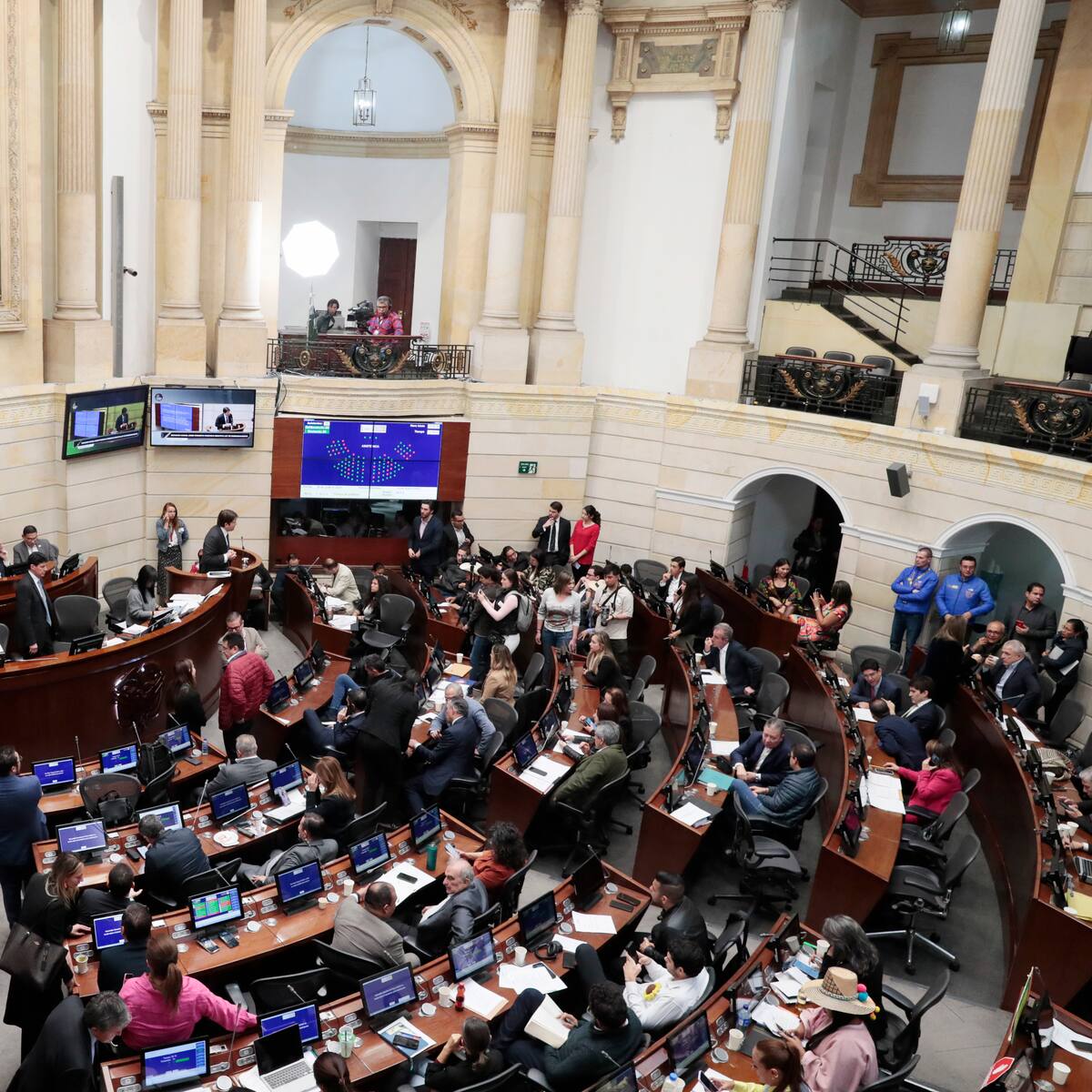 Mini reforma laboral: tras recibir apoyo del Gobierno, proyecto liberal tuvo cambios en su ponencia