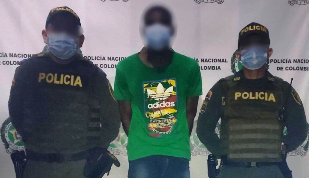 El capturado caminaba en las horas de la noche por las calles del barrio San Pedro Mártir, con un arma de fuego