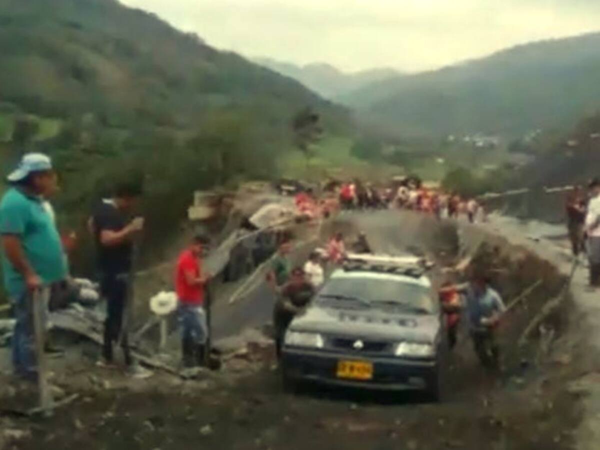 Con pica y pala comunidad de Pajarito dio apertura a la vía del Cusiana