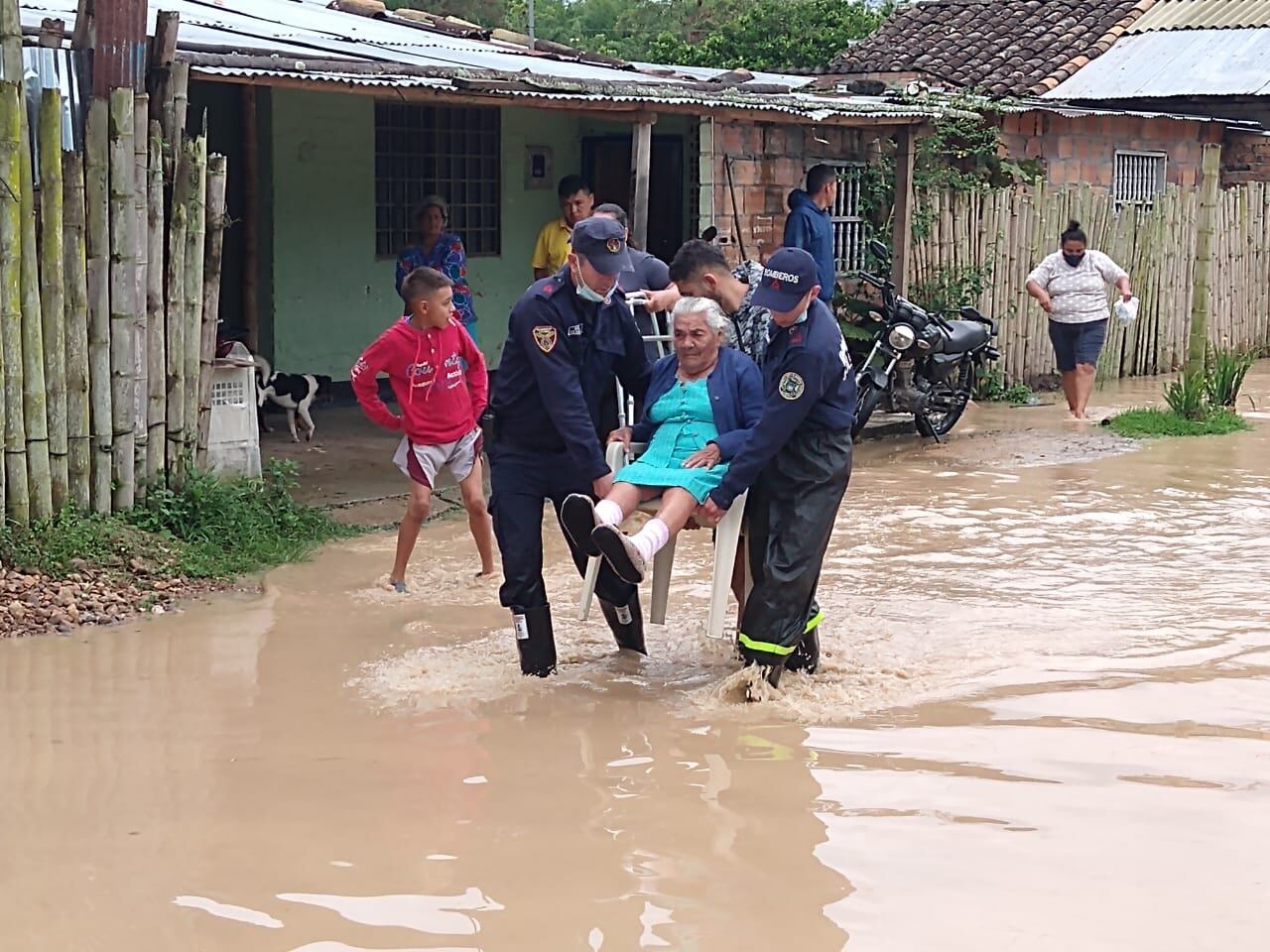 La apertura de las compuertas de las represas seria la causante dicen los organismos de emergencia