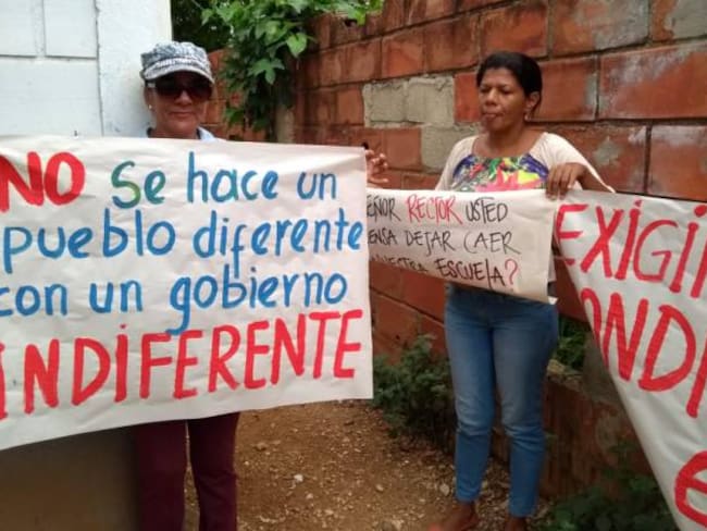 Protestan por abandono de escuela pública en Turbaco, Bolívar