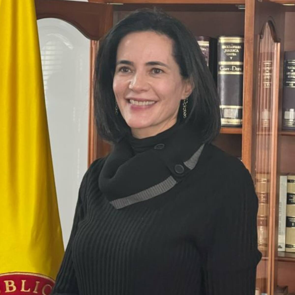 De la Espriella designa a Beatriz Eugenia Vélez Vengoechea como presidenta de Colpensiones
