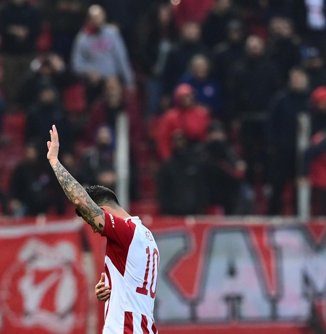 James Rodríguez saluda a los hinchas del Olympiacos / Instagram: James Rodríguez