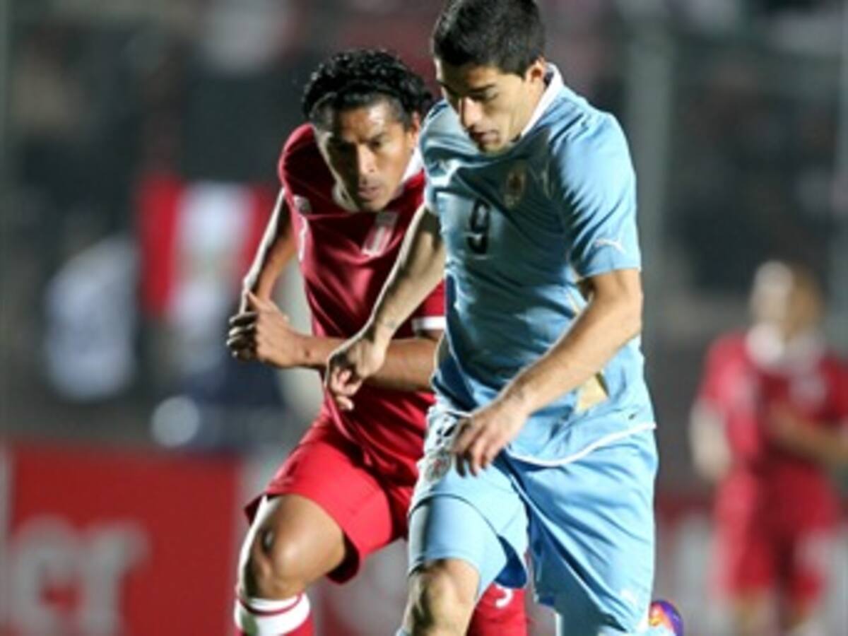Luis Suárez y Paolo Guerrero firman partido animado