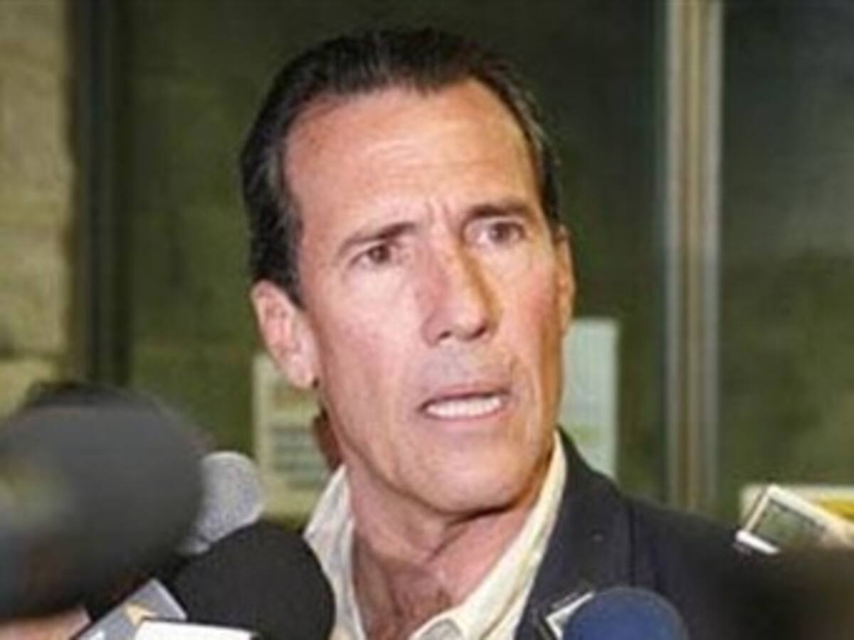 Dirigentes de Cambio Radical piden la restitución del almirante Bacci