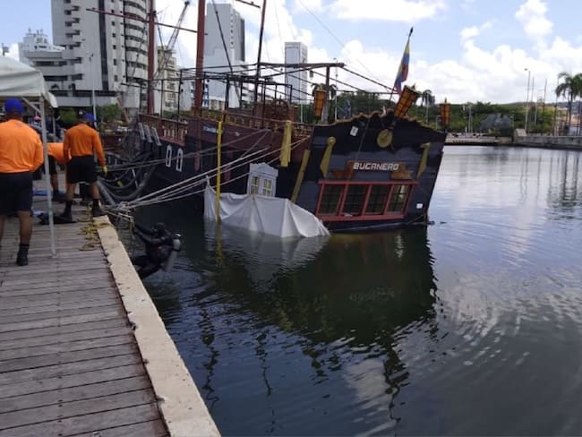 Continúan trabajos para reflotar el galeón Bucanero en Cartagena