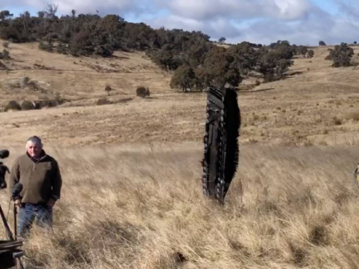 Encuentra objeto espacial en forma de "obelisco alienígena" en Australia