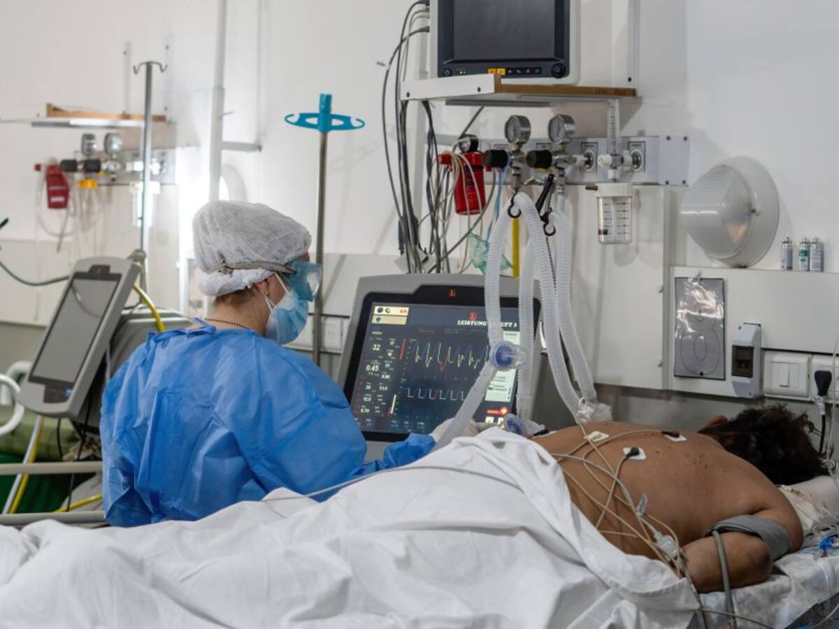 OMS aprueba nuevo tratamiento para casos graves de COVID-19