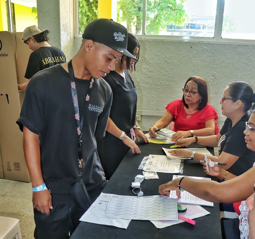 Votación. Foto: cortesía Gobernación del Atlántico.