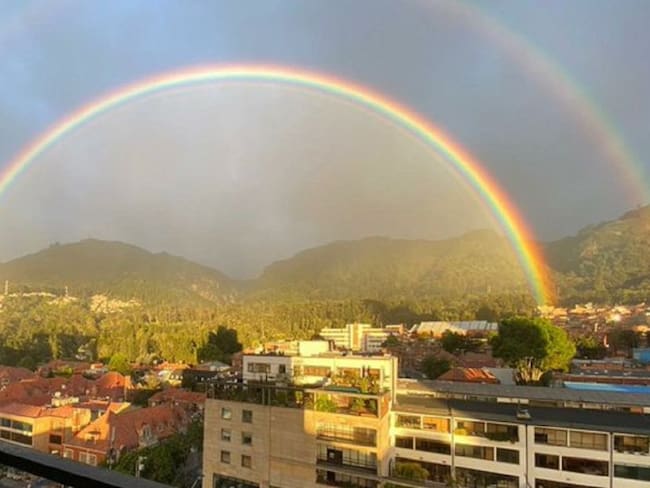 Foto del arcoiris tomada por el usuario Bogotá Lógica