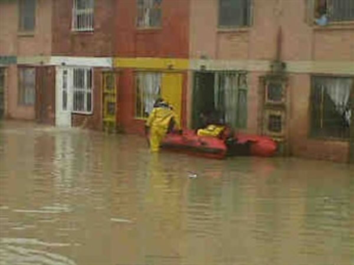 Samuel Moreno anuncia que 300 viviendas deberán ser evacuadas por el invierno