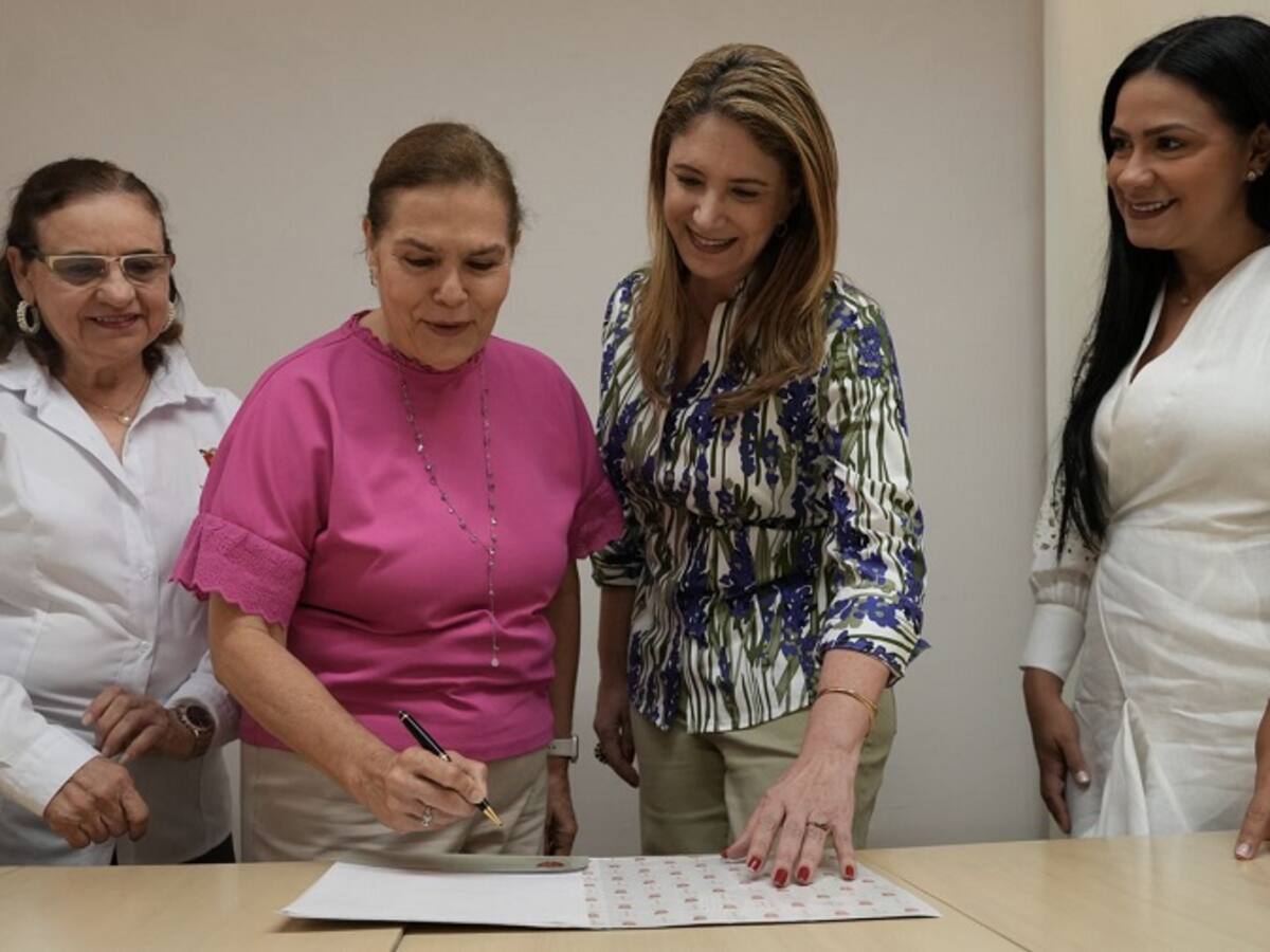 Unibac y Cotelco firmaron convenio para beneficiar a estudiantes, docentes y afiliados