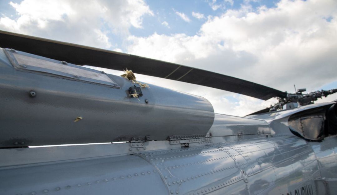 El helicóptero presidencial recibió seis impactos de arma de fuego. 