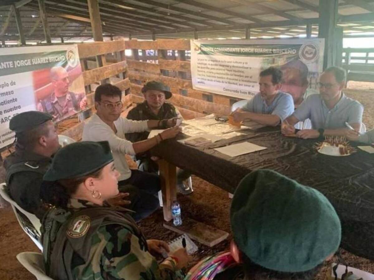 Gobierno y disidencias FARC se reunieron para iniciar acercamientos de 'Paz total'