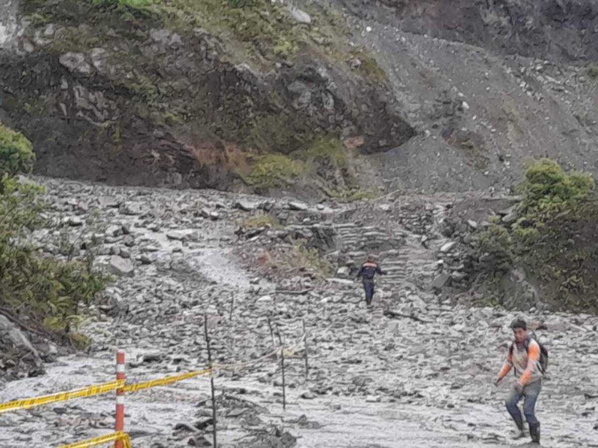 Deslizamiento genera cierre de la Transversal del Libertador en Cauca