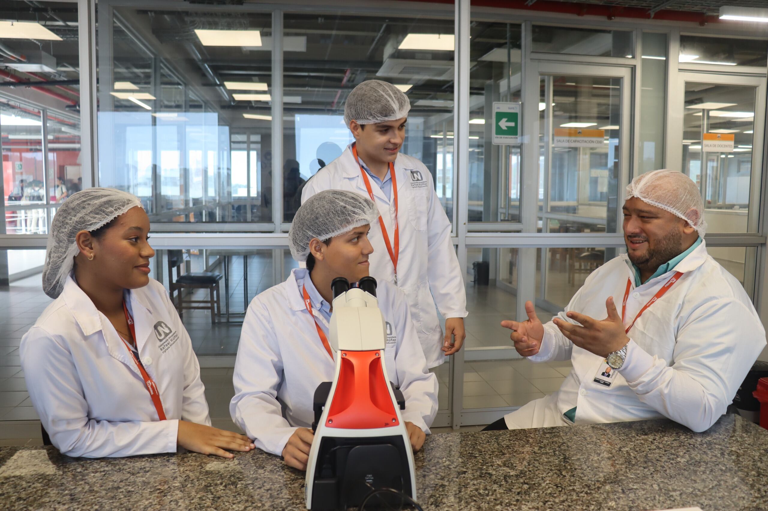 Docente de Uninúñez es reconocido como experto en inmunología por la Universidad de Oxford