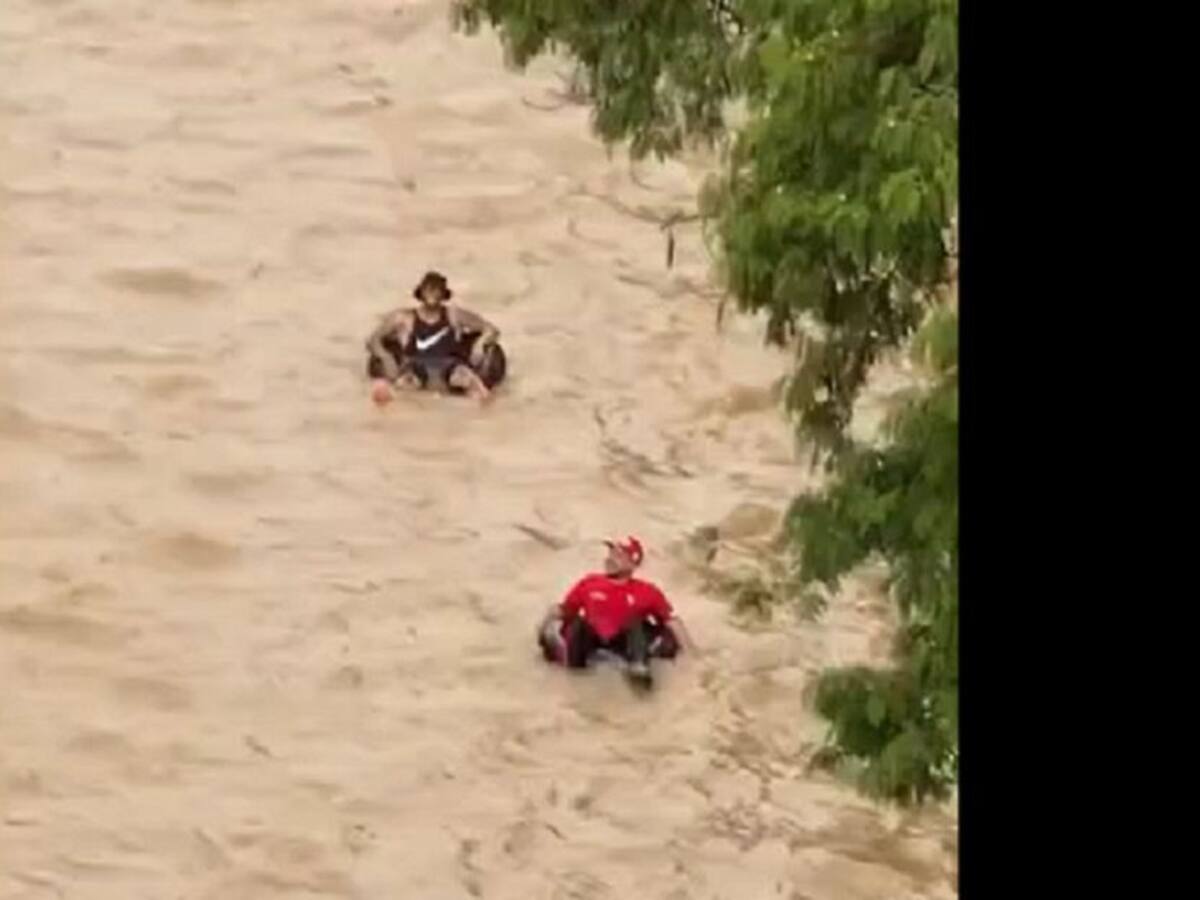 Las personas que naden en el río Medellín podrían tener problemas de salud