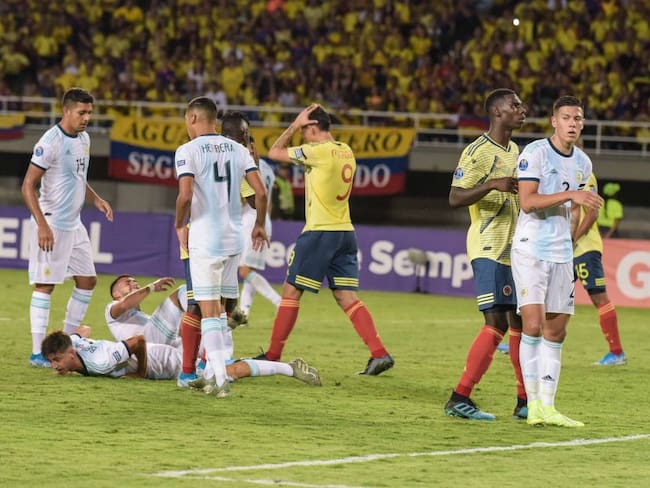 Colombia en su último duelo contra Argentina en la primera fecha del Preolímpico.