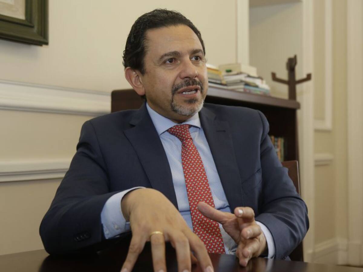 Régimen de Maduro acoge grupos que cometen actos de terrorismo: Ceballos