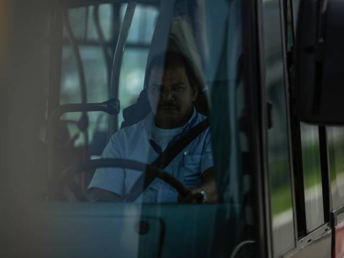 Por choque de dos buses de Transmilenio reportan 26 heridos