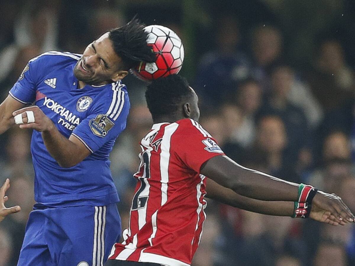 No tener a Remy o Falcao es preocupante: Guus Hiddink