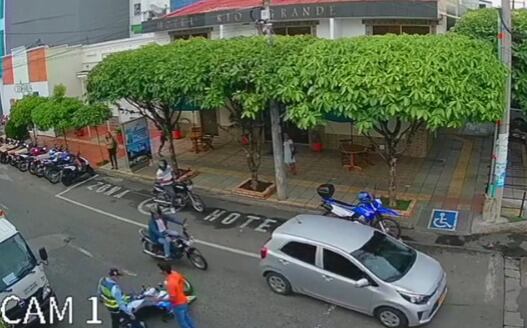 Agente de tránsito es acusado de provocar accidente en Barrancabermeja.