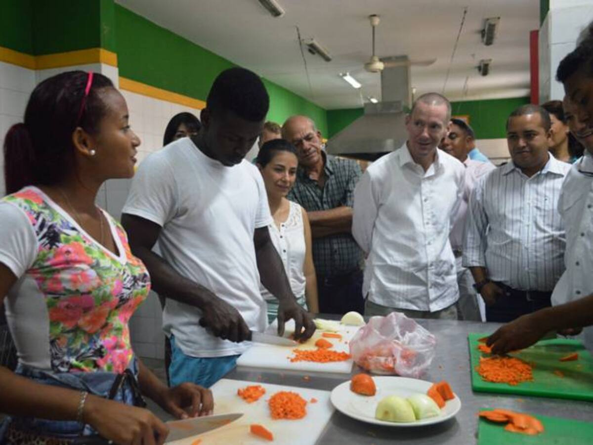 Ministro Consejero de la embajada americana visitó la Escuela Taller Cartagena