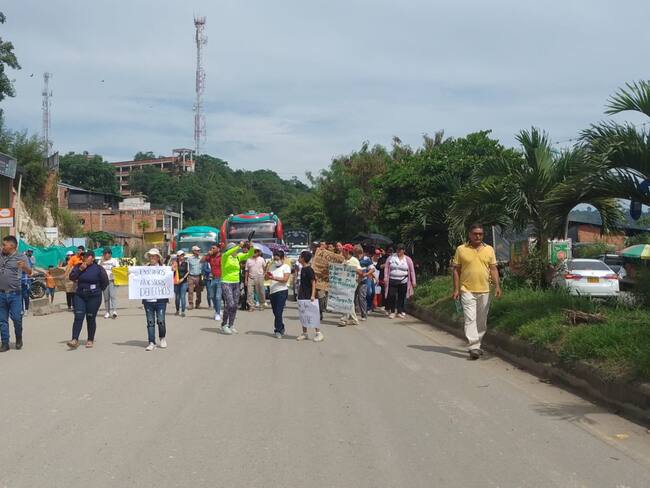 Protestas en la vía Bucaramanga - Barrancabermeja por mal estado de vías
