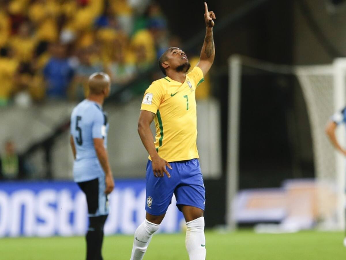 Uruguay empató con Brasil en el regreso de Luis Suárez