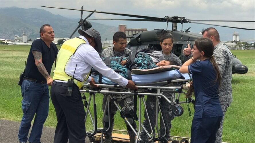 Fuerza Aérea rescató a dos mujeres indígenas en Cauca. Foto: Fuerza Aérea Colombiana