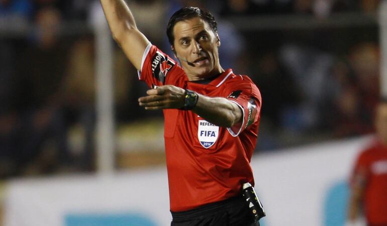 Árbitro argentino Mauro Vigliano