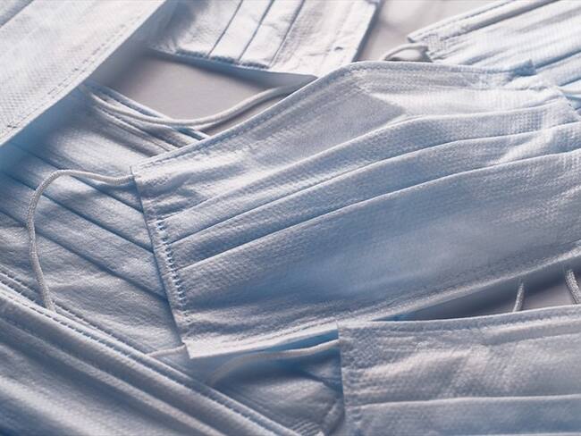 Cuatro tapabocas y apoyo psicológico, la ayuda del gobierno para los colombianos en Wuhan