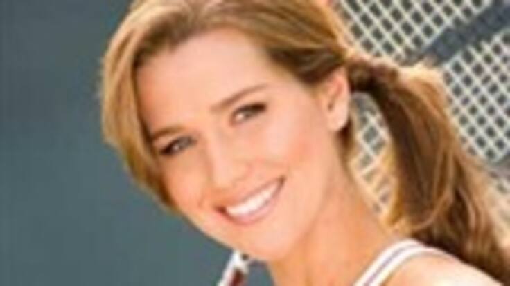 Ashley Harkleroad, la tenista estadounidense que fue portada de la revista Play Boy, y quien competirá en el Agassi-SamprasTour, habló en Caracol Radio.