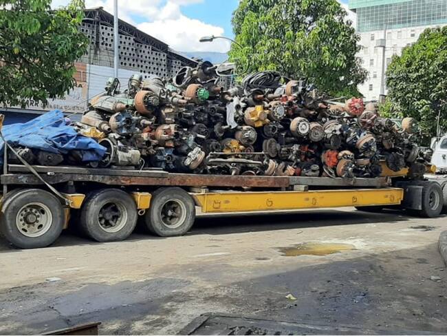 Más de 100 vehículos y chatarra fueron recogidos en el centro de Medellín
