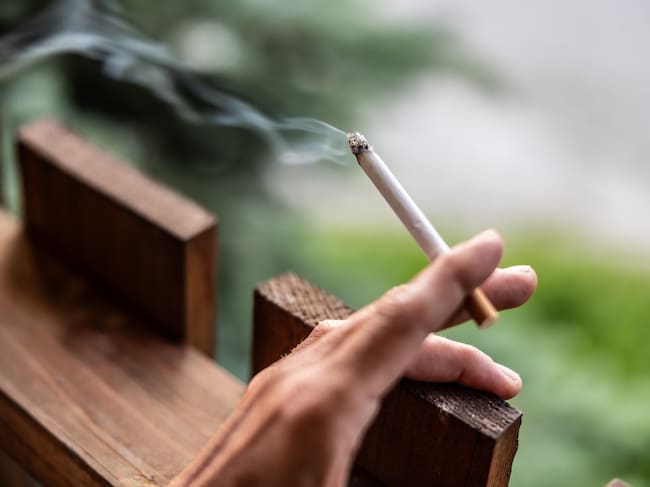 Qué dice la Ley sobre fumar en espacios privados: Casos que podrían prohibirlo, Código de Policía. Foto: Getty Images