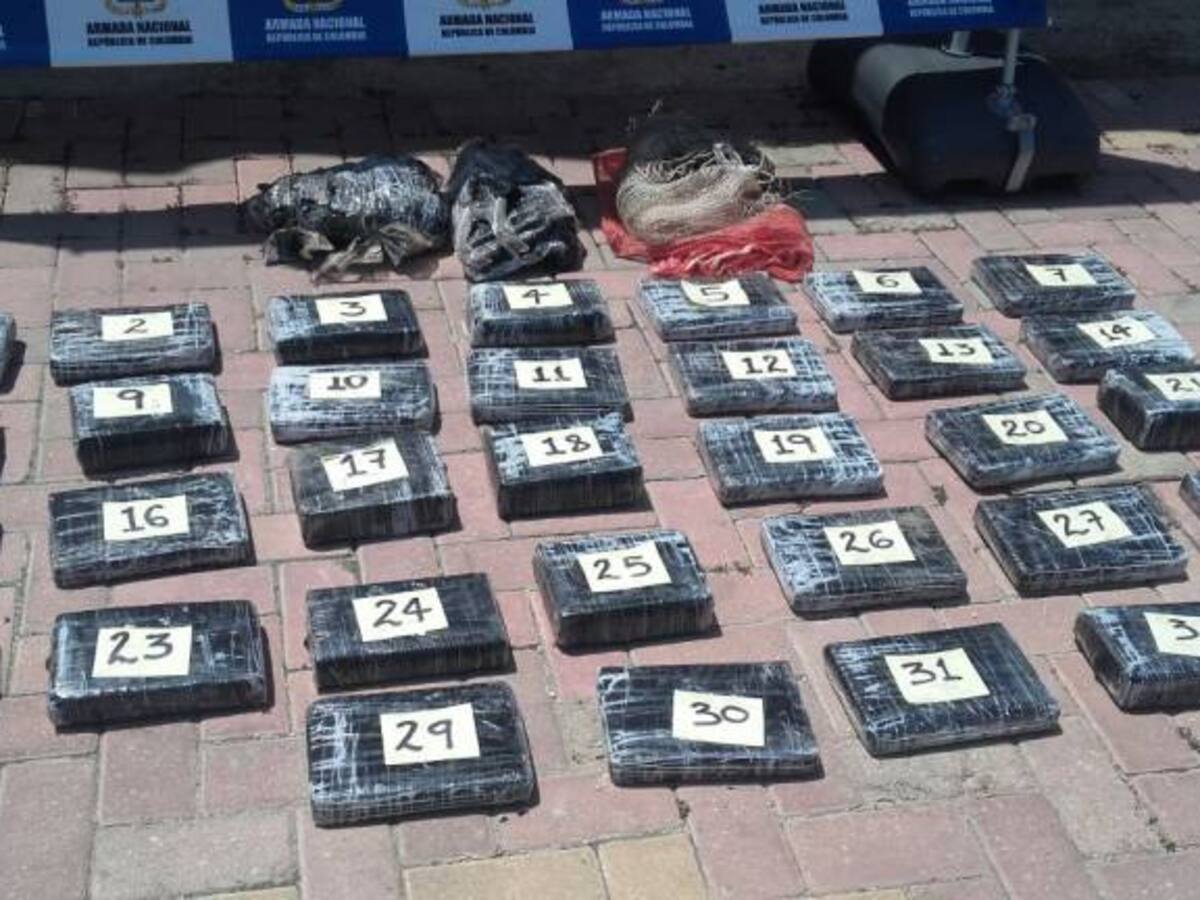 Incautan 33 kilos de Cocaína en inmediaciones de la Isla Salamanca