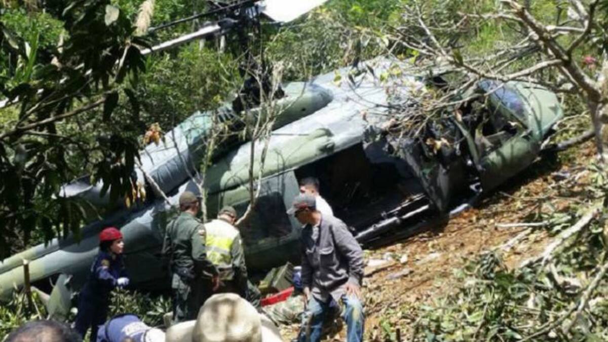 El helicóptero que cayó en "terrenos uribistas".