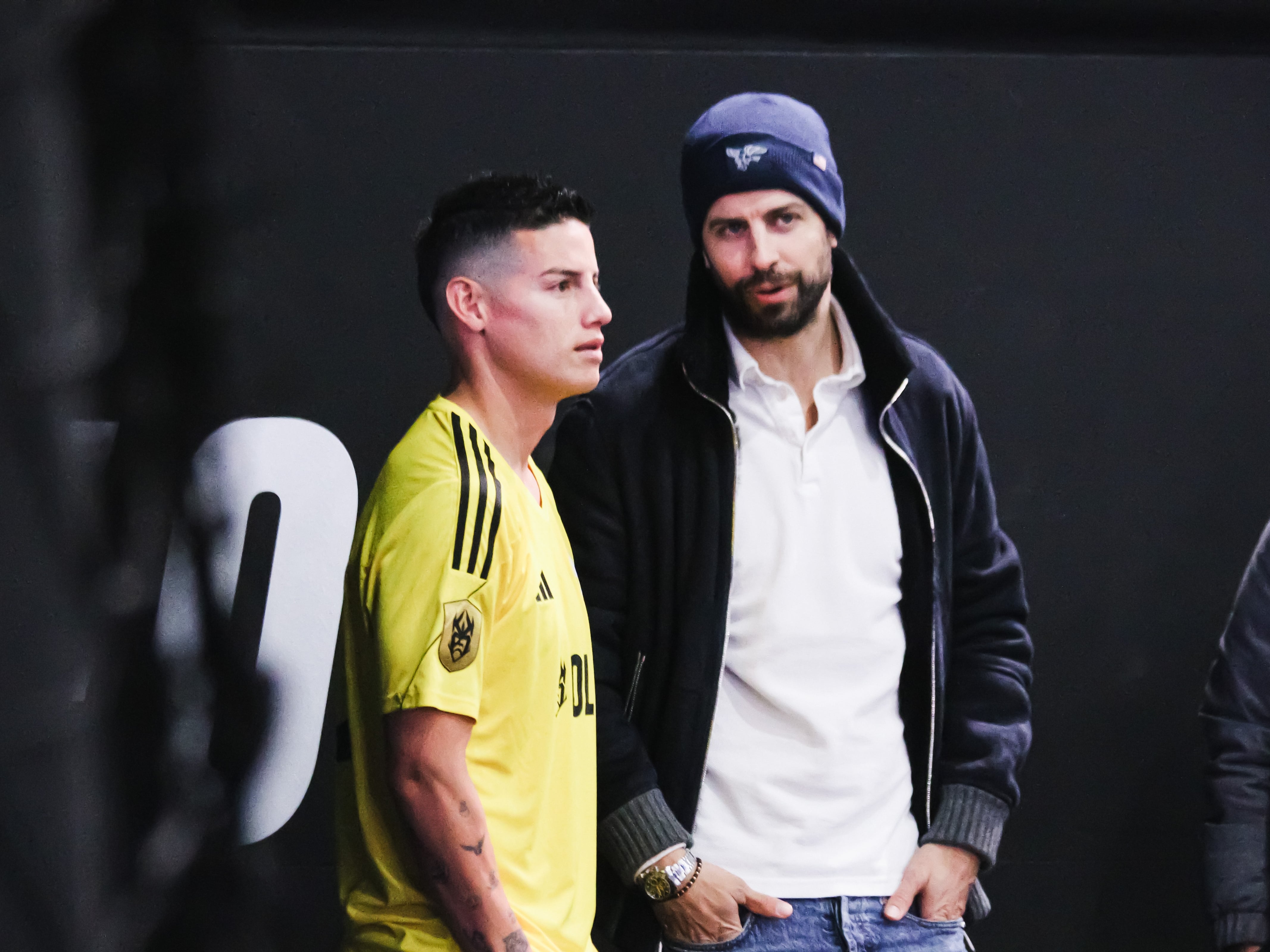 James Rodríguez junto a Gerard Pique en Milan, durante el Mundial de la Kings League. (Photo by Alessandro Bremec/NurPhoto via Getty Images)