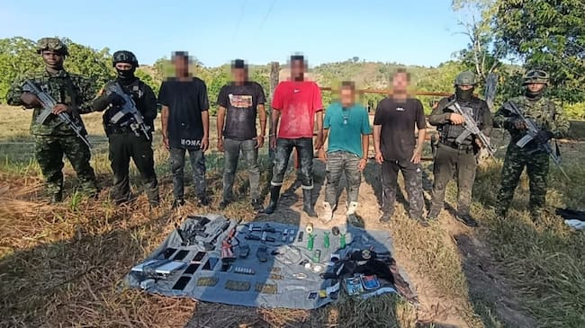 Capturan a cinco presuntos integrantes de “Los Pachencas” en La Esperanza, Norte de Santander. / Foto: Ejército Nacional.