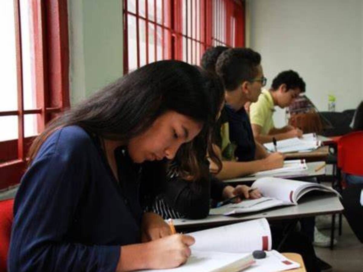 Huilenses continuaran sus estudios gracias al Fondo Jenaro Díaz Jordán