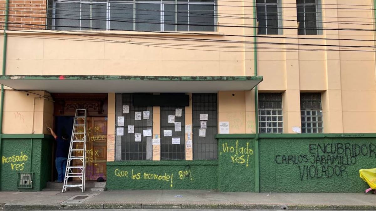 Renunció el profesor señalado de acosar sexualmente a 250 estudiantes del CEFA