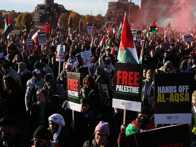 Protestas en Londres en contra de los ataques a Palestina. Foto: EFE.