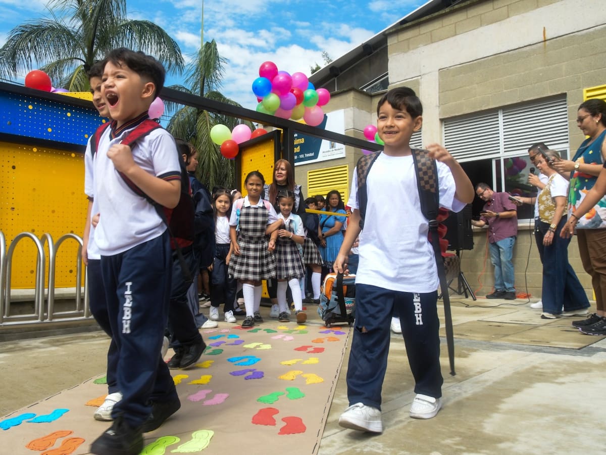 Colegio en Barrio Antioquia recibe nuevas adecuaciones en su infraestructura