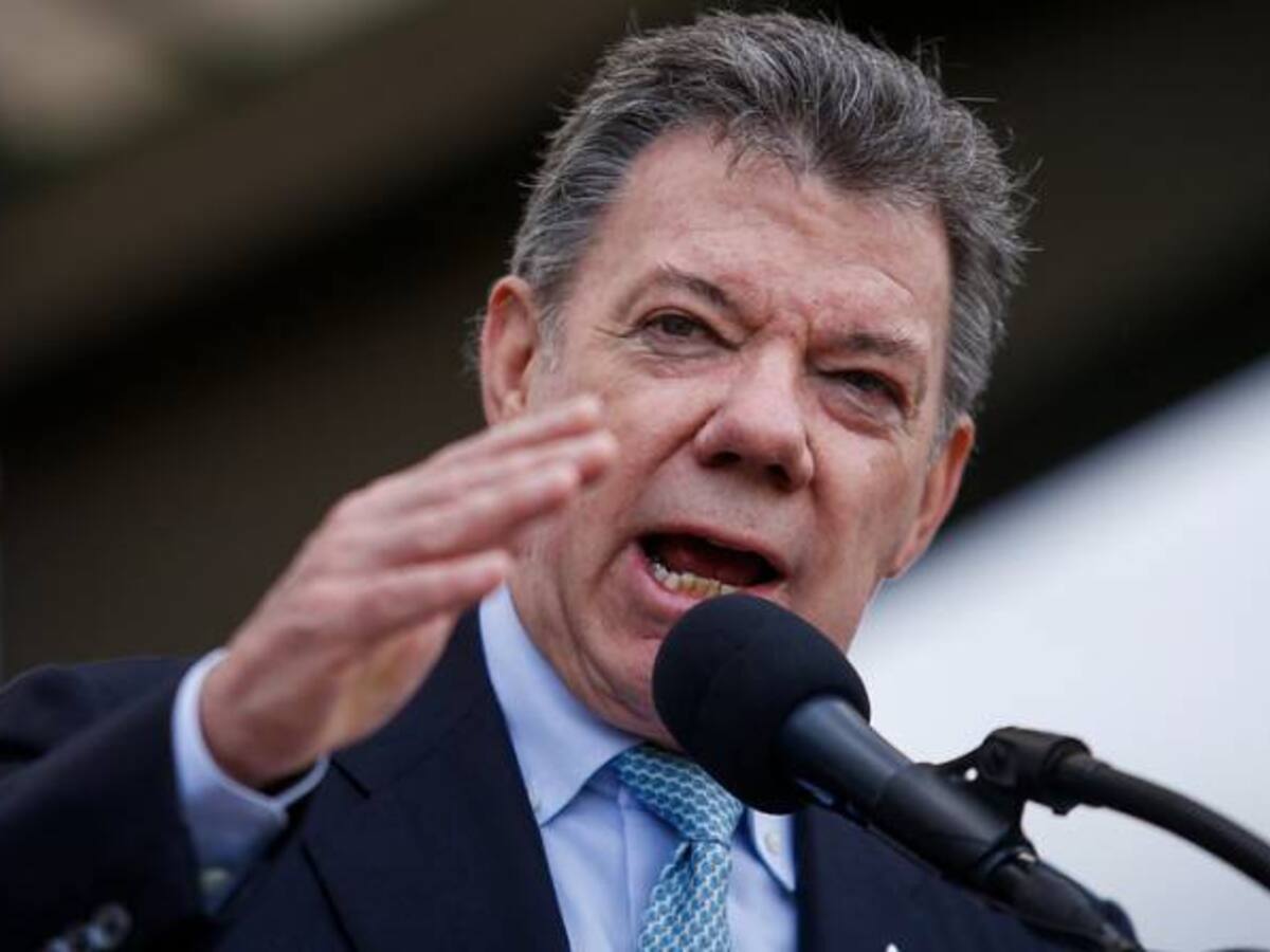Santos dice que la tasa de desempleo deberá bajar a menos del 4,8 %